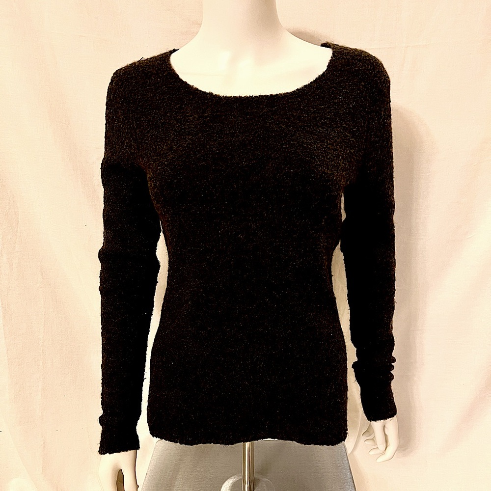 NWOT black knitted sweater